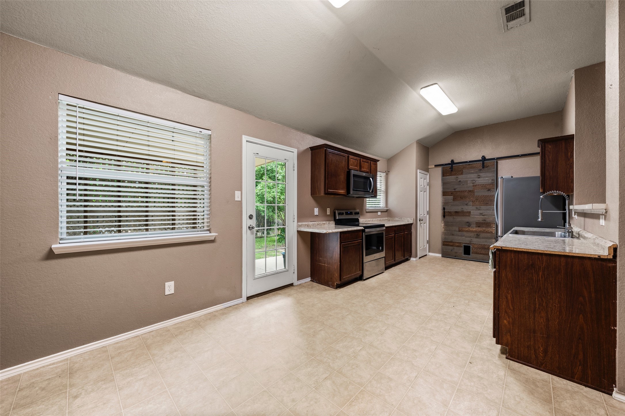 10512 Granada Drive Waco TX 76708