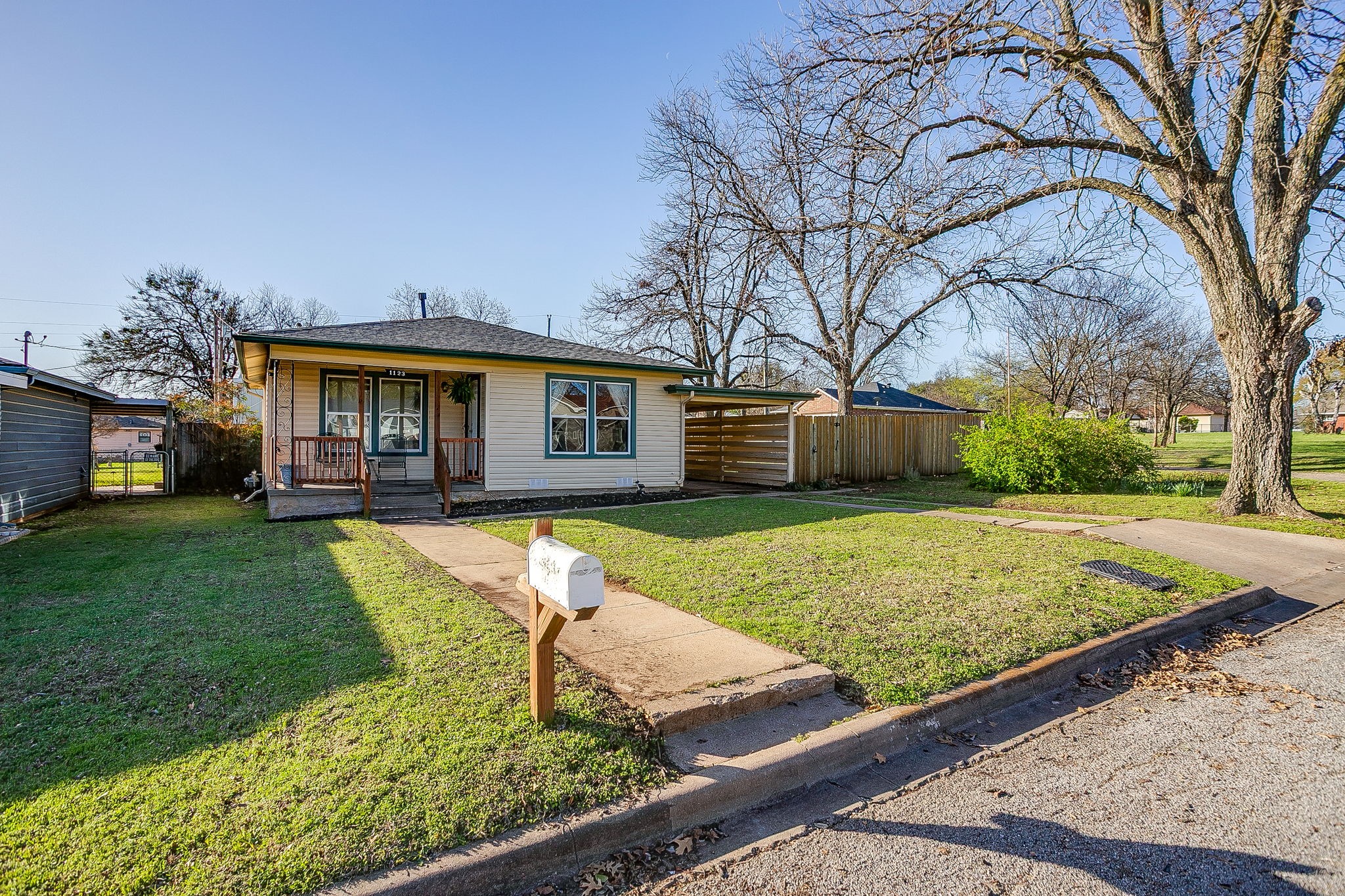 1123 Bales Street Cleburne TX 76033