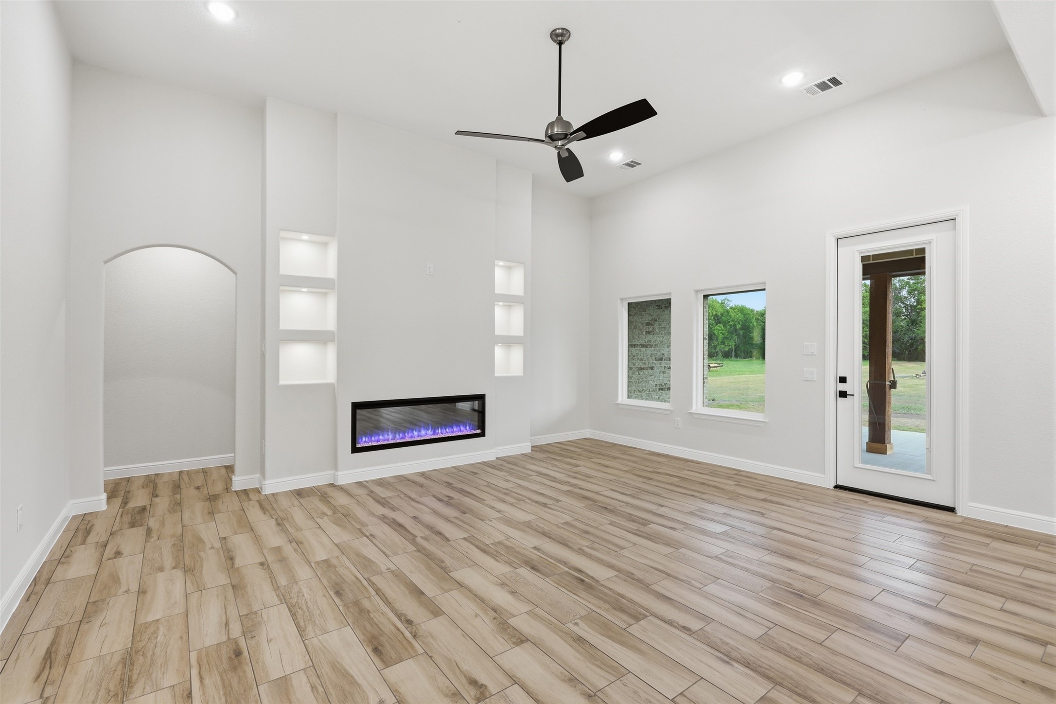1021 Preserve Street Weatherford TX 76085