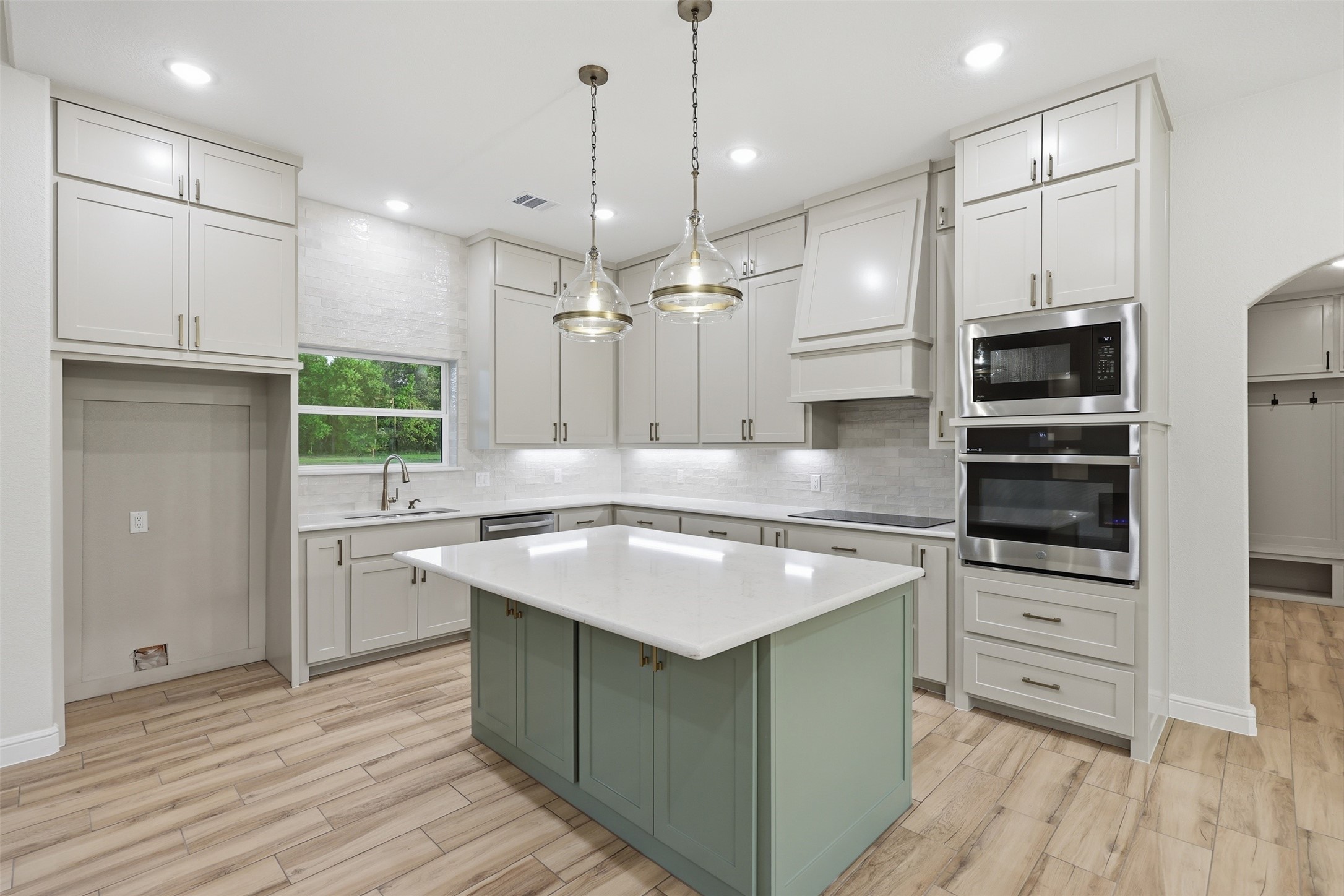 1021 Preserve Street Weatherford TX 76085