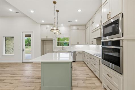 1021 Preserve Street Weatherford TX 76085