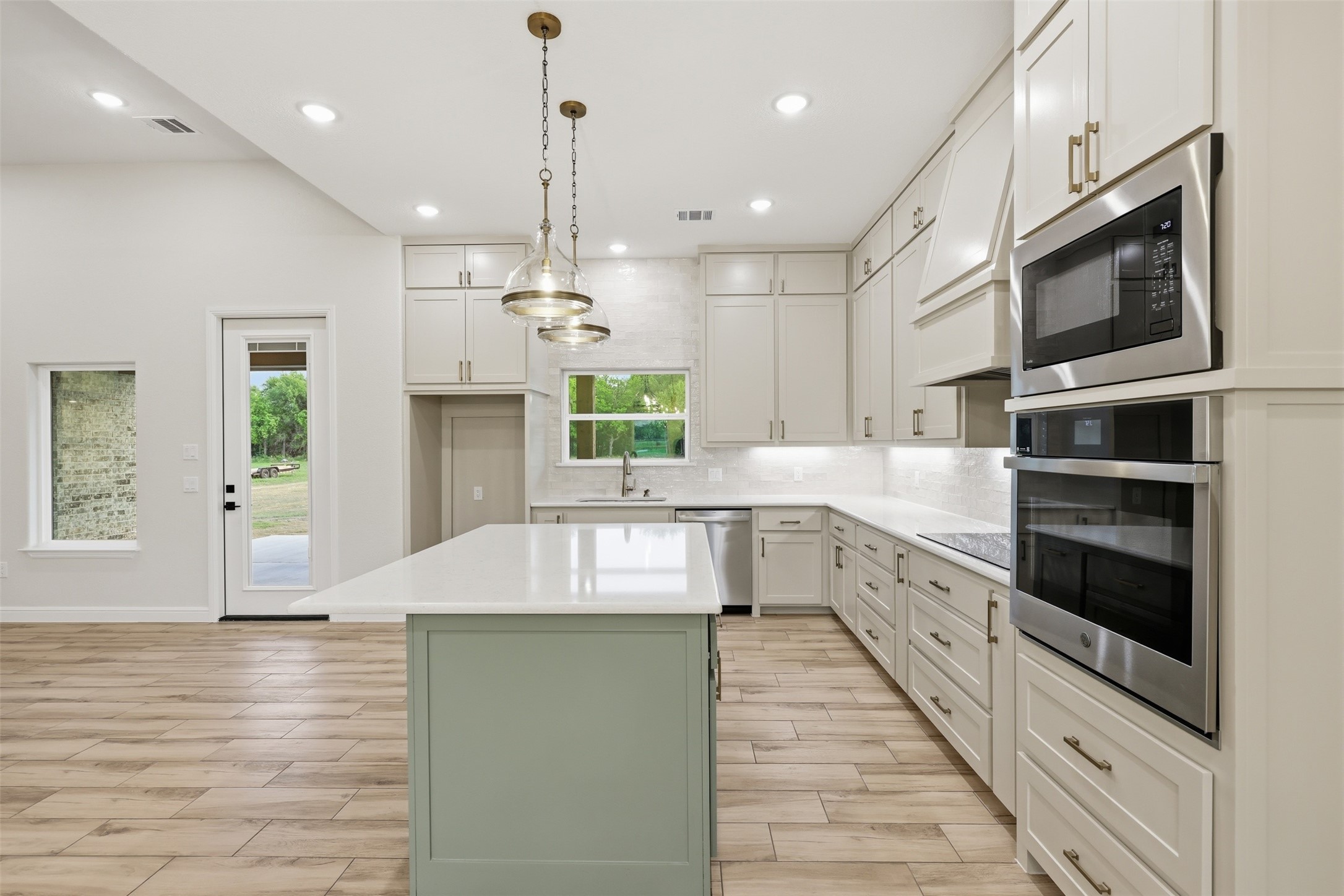 1021 Preserve Street Weatherford TX 76085