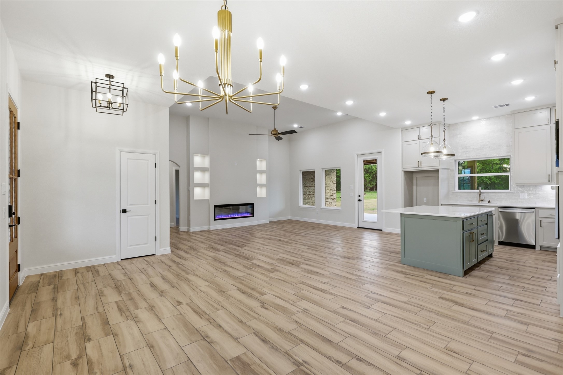 1021 Preserve Street Weatherford TX 76085
