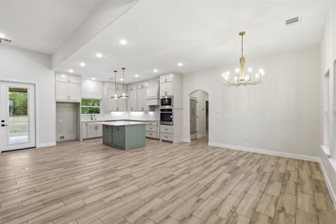 1021 Preserve Street Weatherford TX 76085