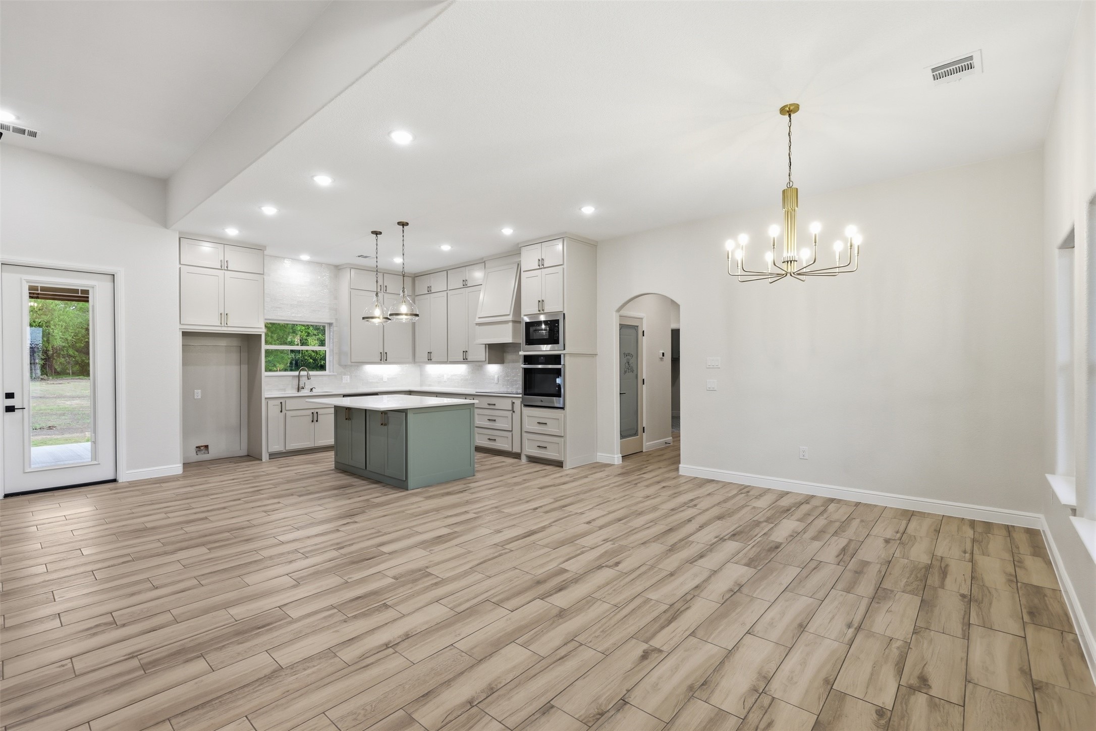 1021 Preserve Street Weatherford TX 76085