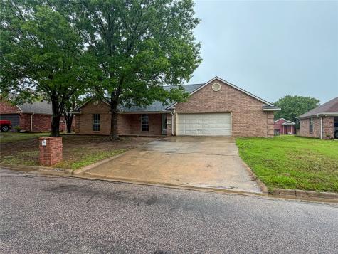 2204 N Village Drive Bonham TX 75418