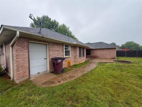 2204 N Village Drive Bonham TX 75418