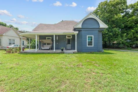 729 N Robinson Street Cleburne TX 76031