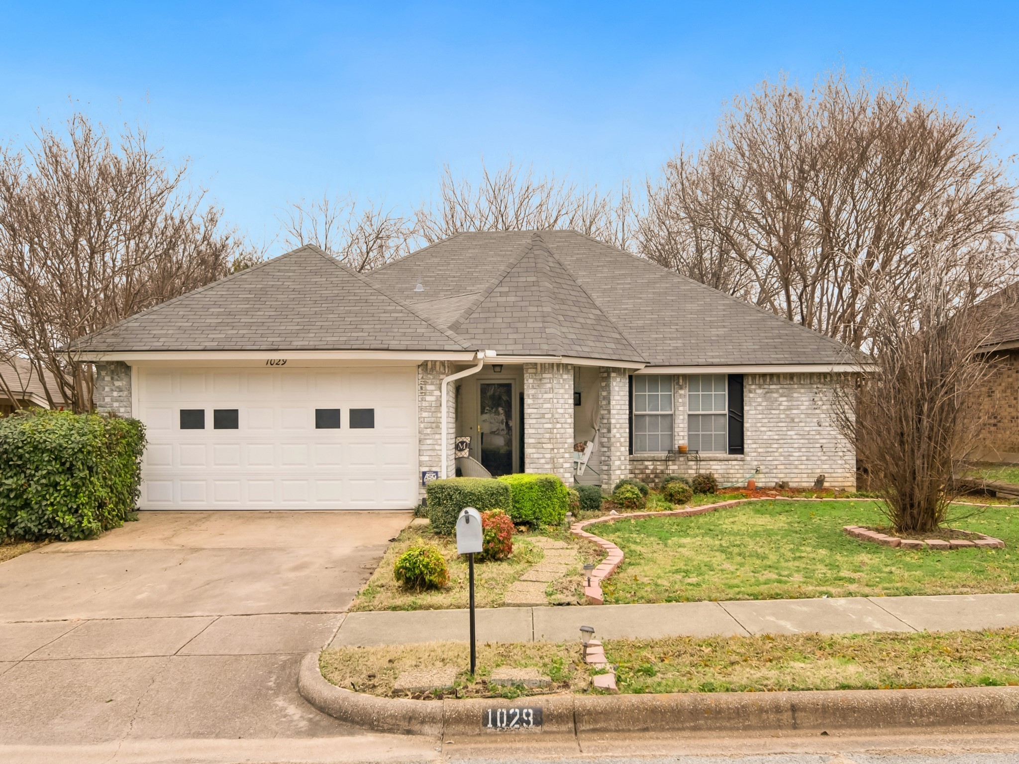 1029 Parkhill Avenue Saginaw TX 76179