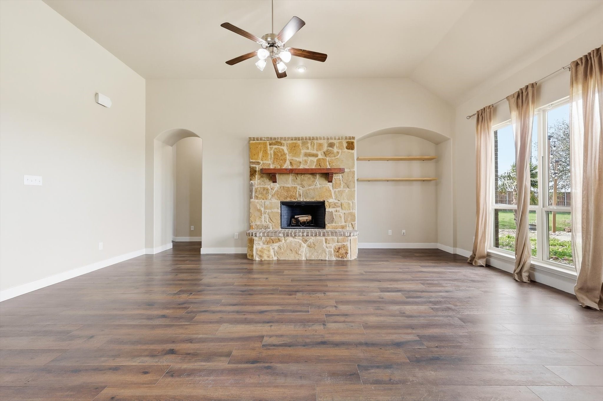 105 Devonshire Drive Waxahachie TX 75167