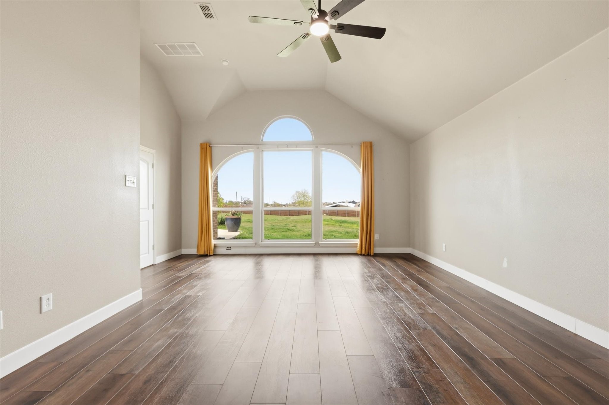 105 Devonshire Drive Waxahachie TX 75167