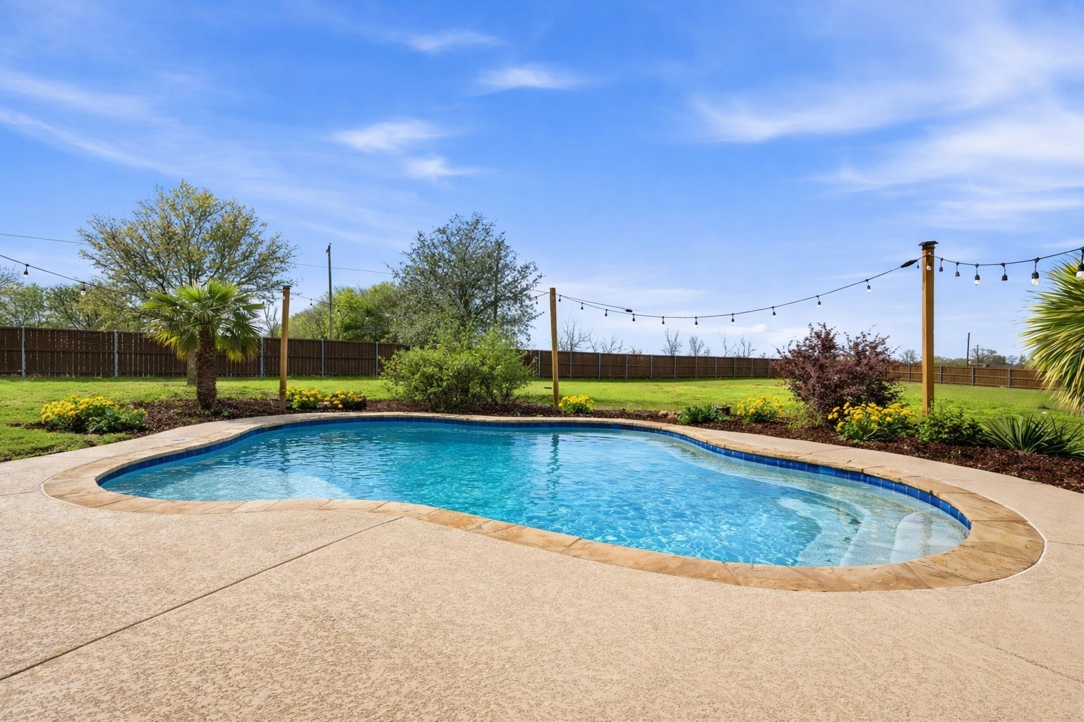 105 Devonshire Drive Waxahachie TX 75167
