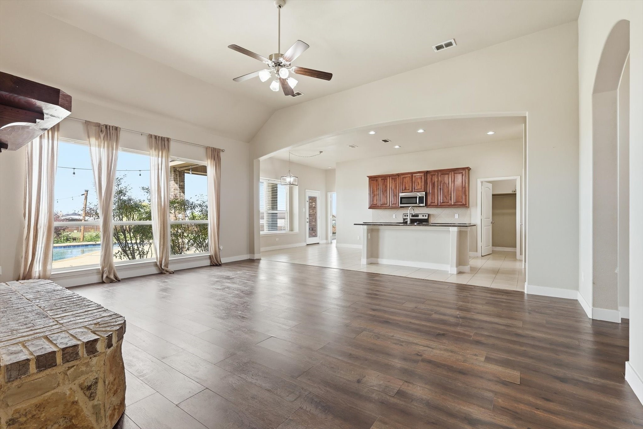 105 Devonshire Drive Waxahachie TX 75167