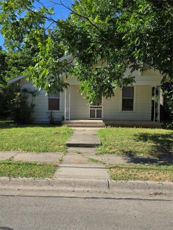 702 Schmitz Avenue Denton TX 76209