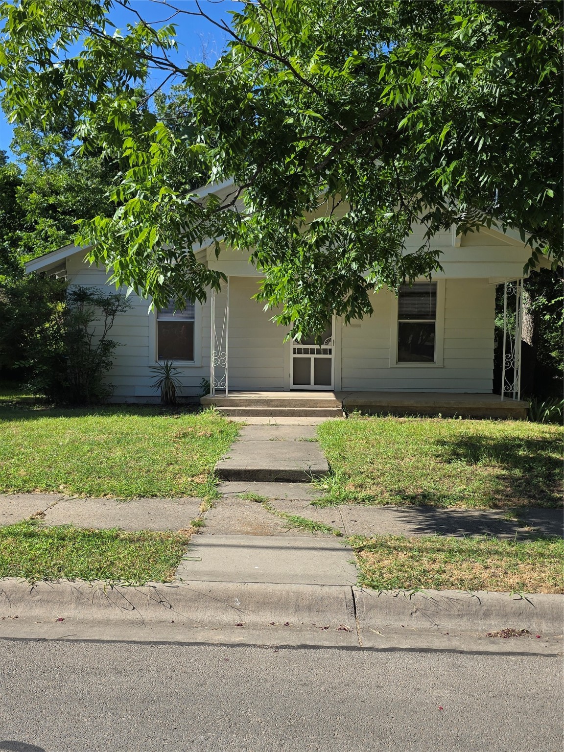 702 Schmitz Avenue Denton TX 76209