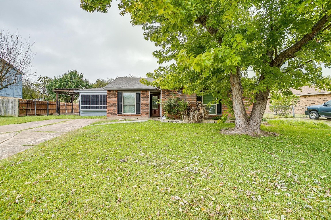 433 Curts Drive Grand Prairie TX 75052