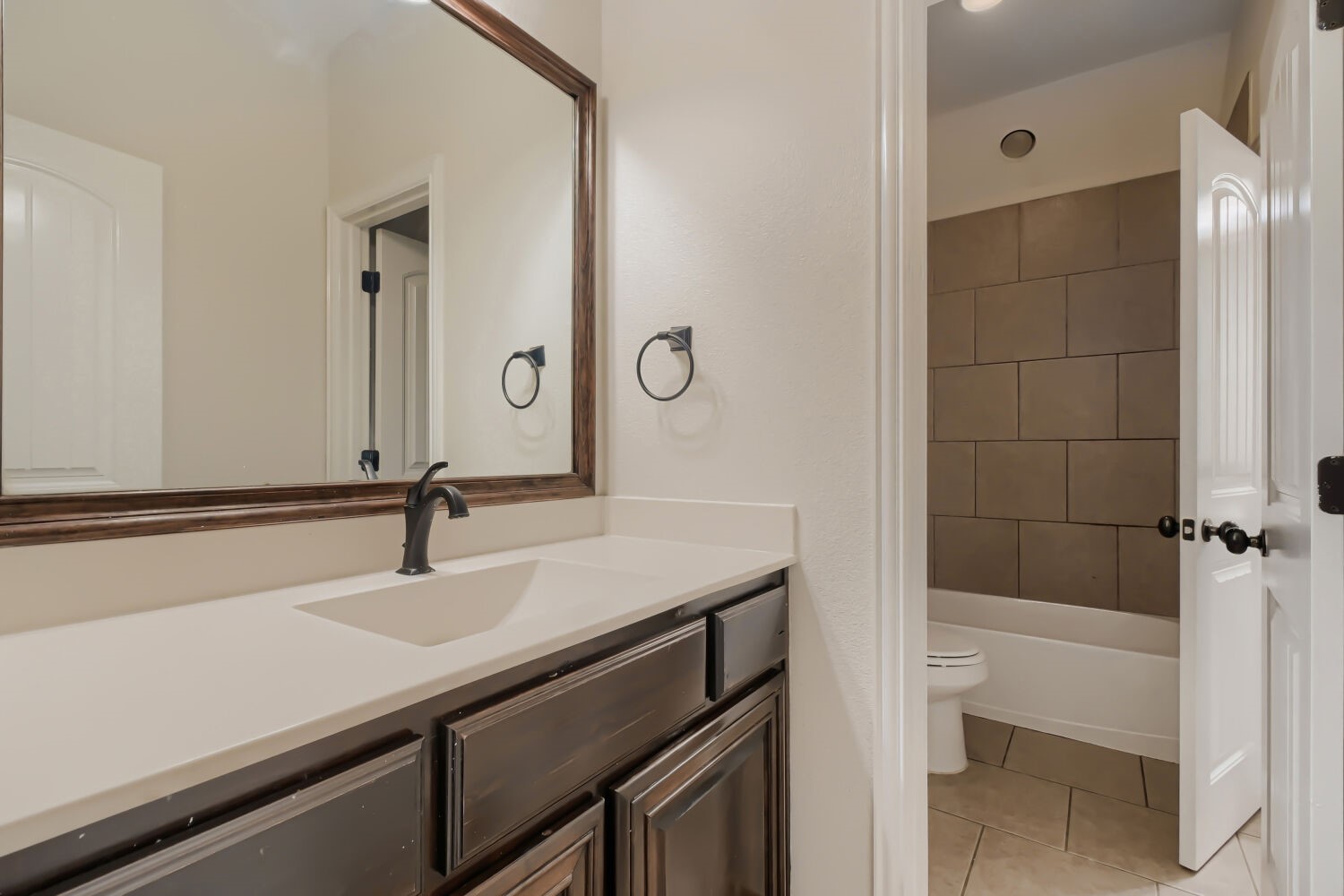 138 Fairweather Drive Burleson TX 76028