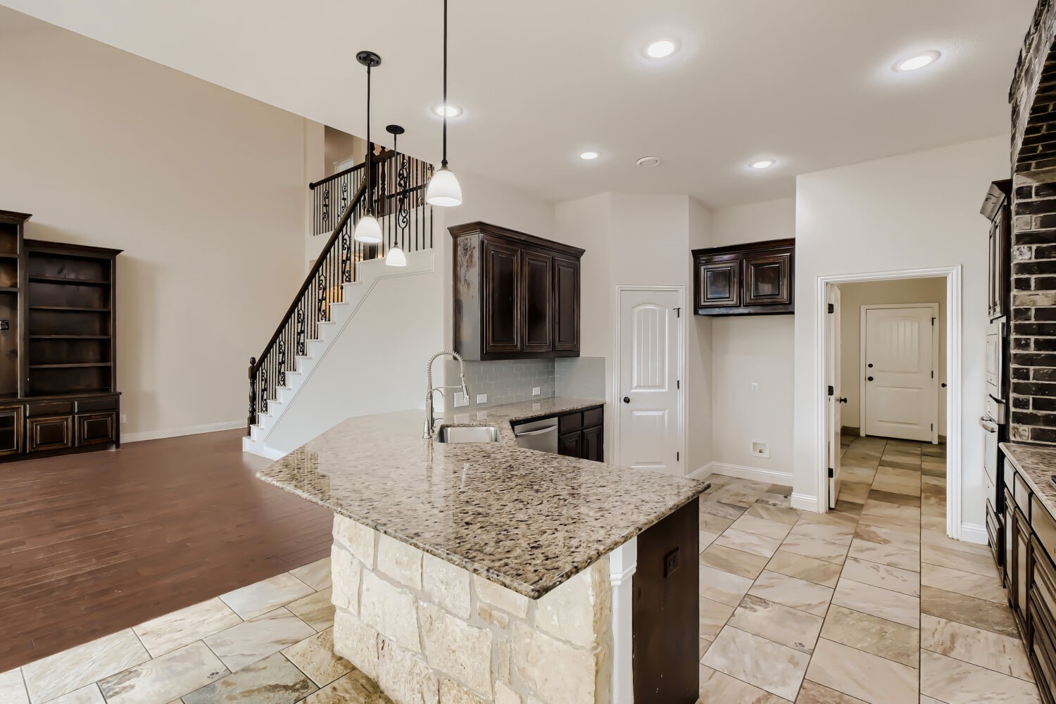 138 Fairweather Drive Burleson TX 76028