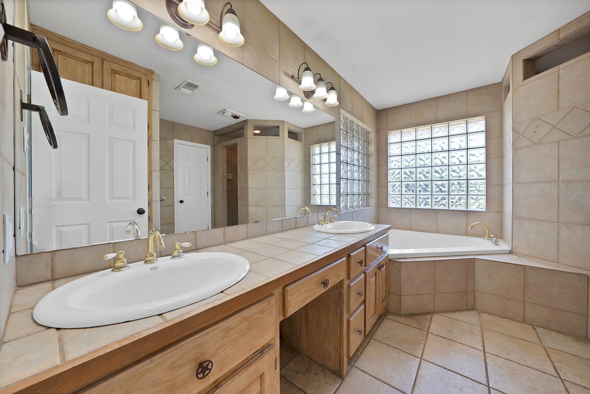 1815 Newport Road Weatherford TX 76086
