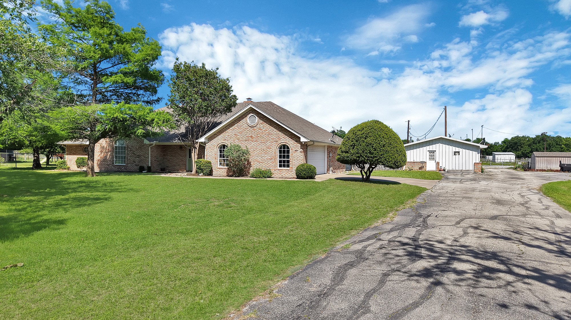 1815 Newport Road Weatherford TX 76086