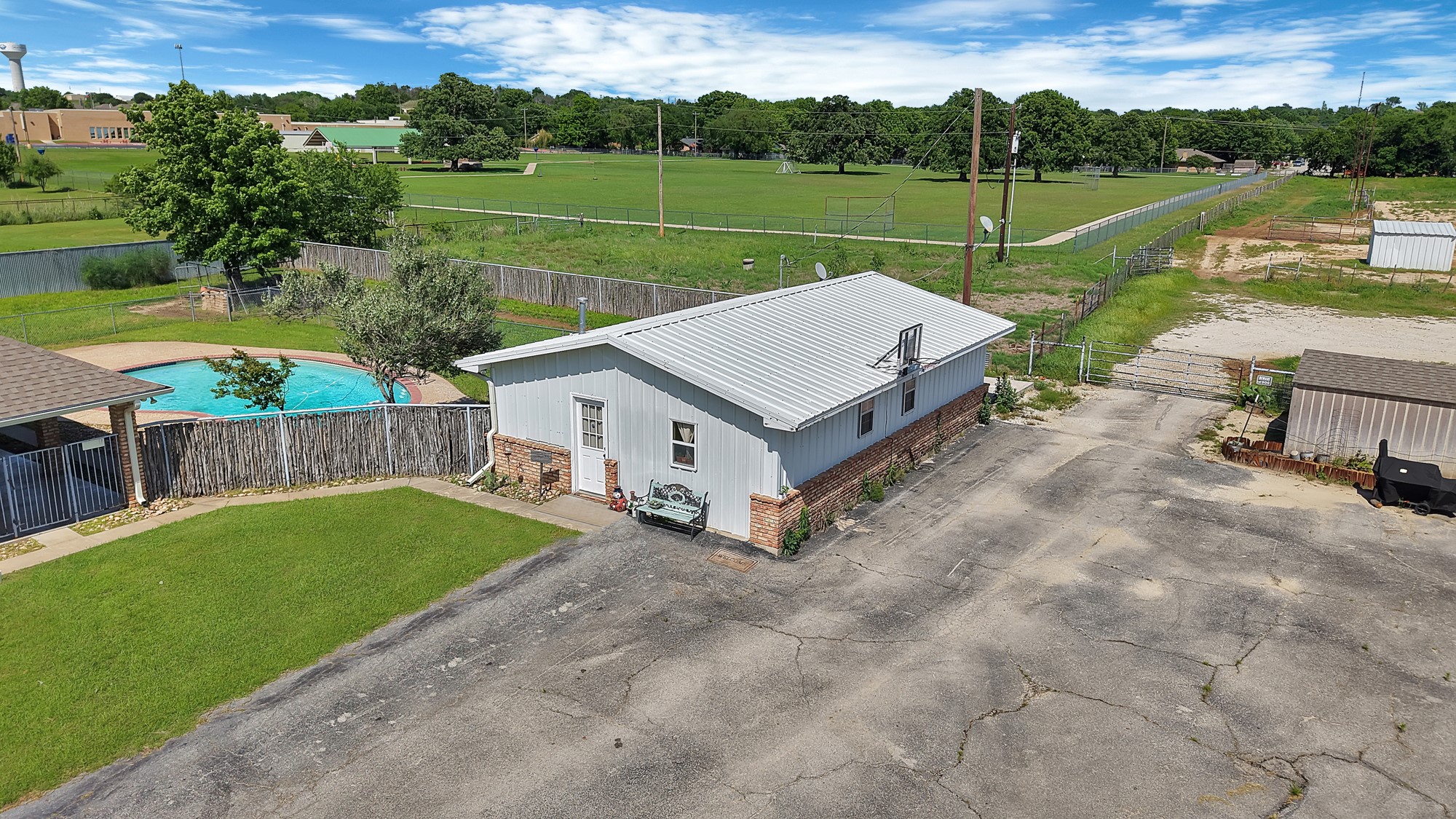 1815 Newport Road Weatherford TX 76086