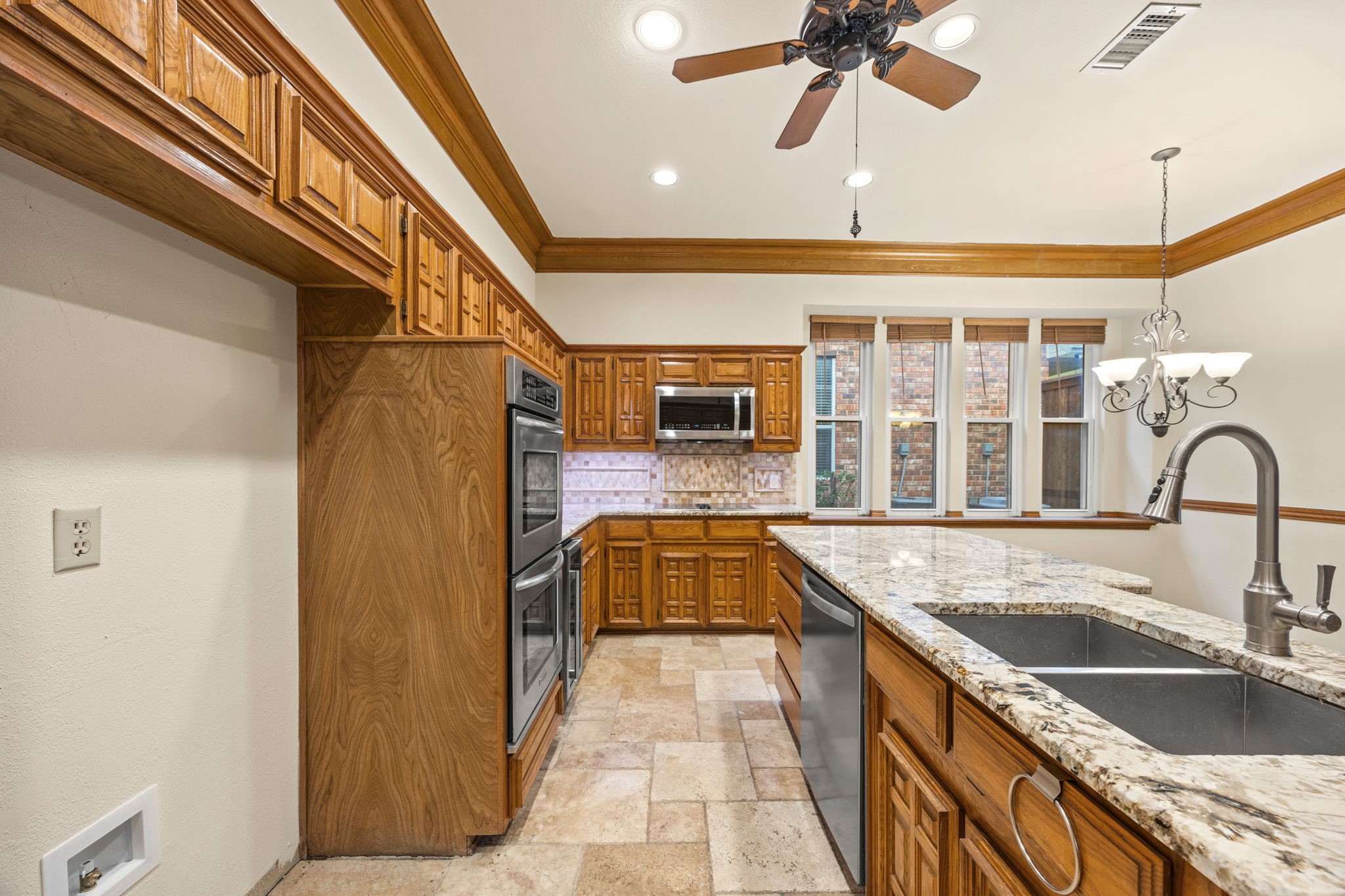 801 Spring Canyon Drive Irving TX 75063