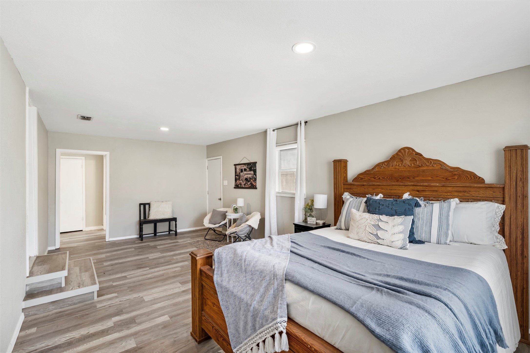 105 W College Street Blooming Grove TX 76626
