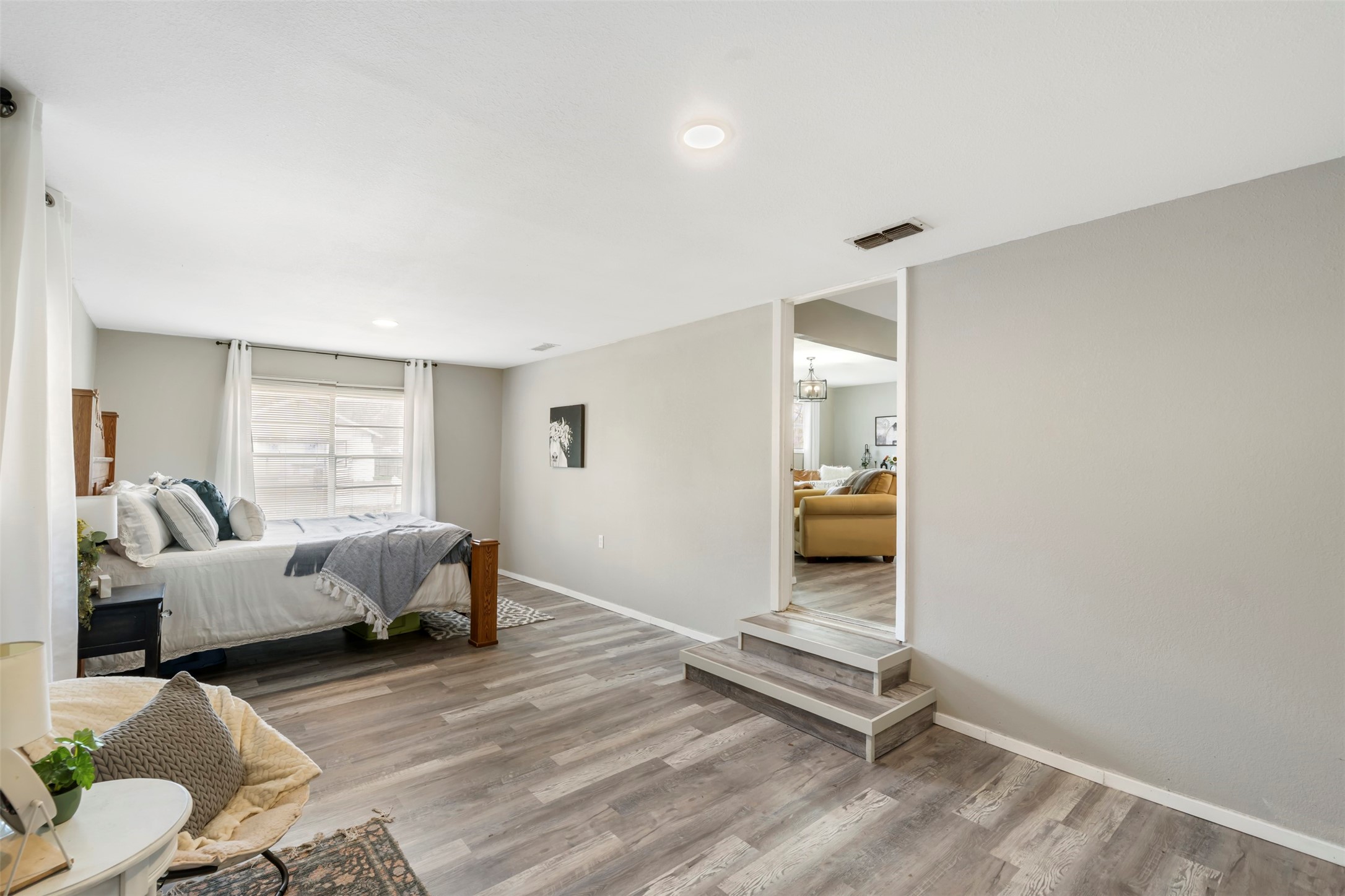 105 W College Street Blooming Grove TX 76626