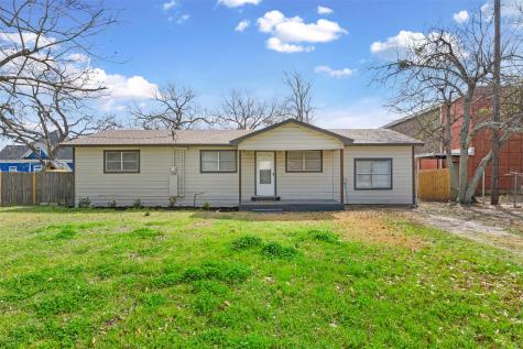 105 W College Street Blooming Grove TX 76626