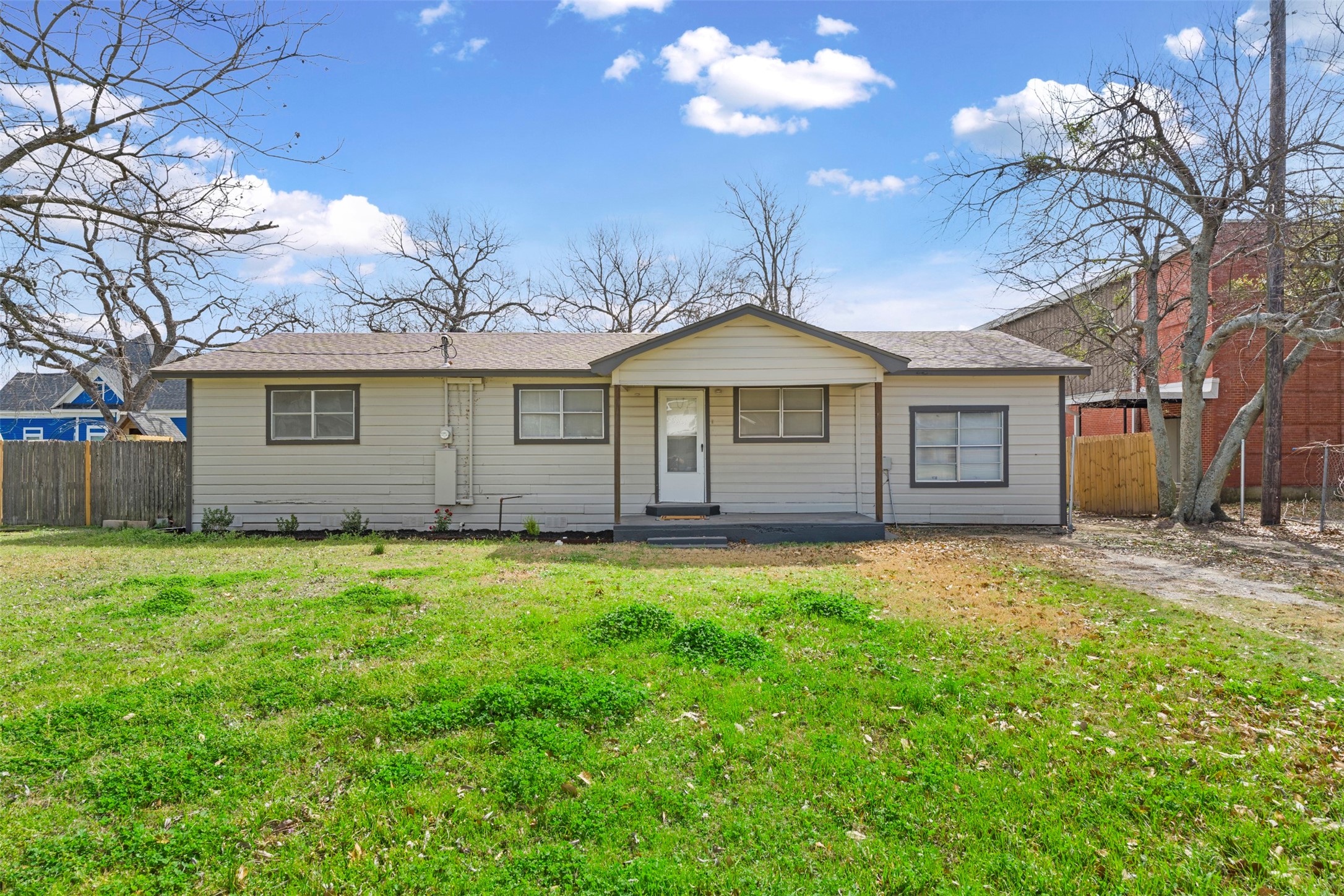 105 W College Street Blooming Grove TX 76626