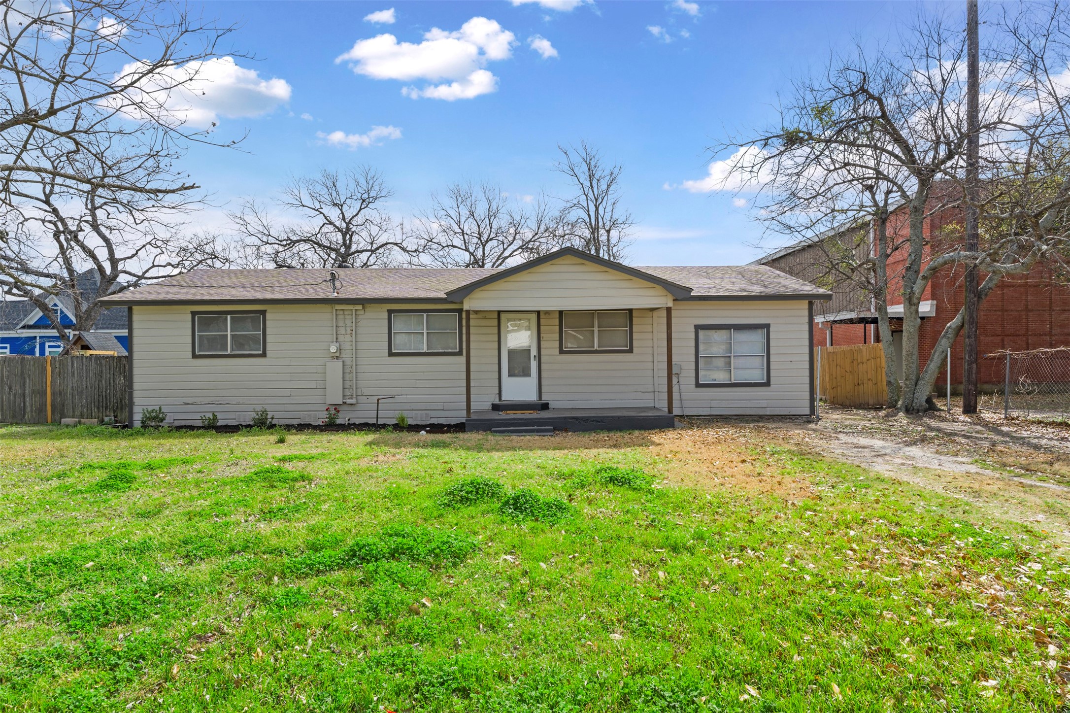 105 W College Street Blooming Grove TX 76626