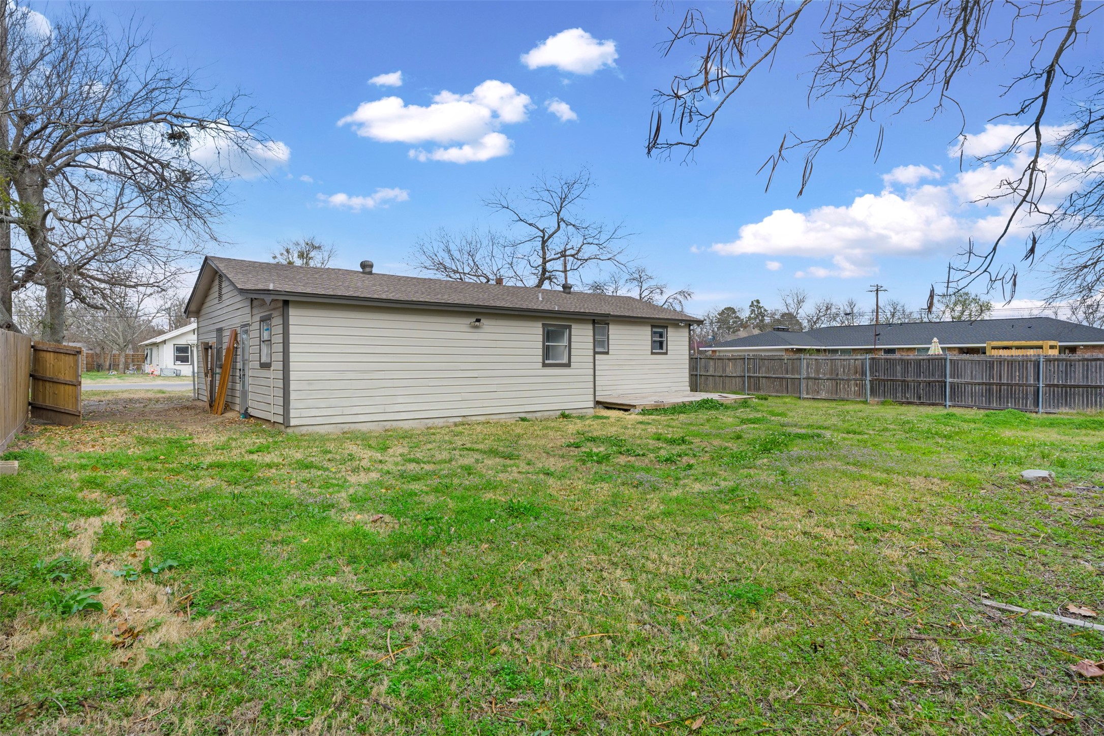 105 W College Street Blooming Grove TX 76626