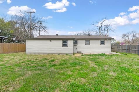 105 W College Street Blooming Grove TX 76626