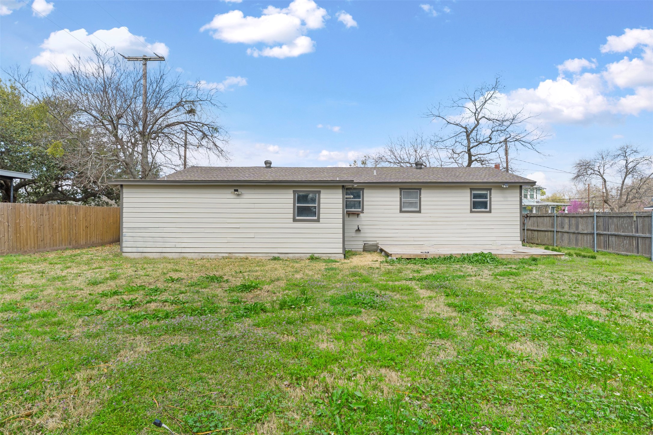 105 W College Street Blooming Grove TX 76626