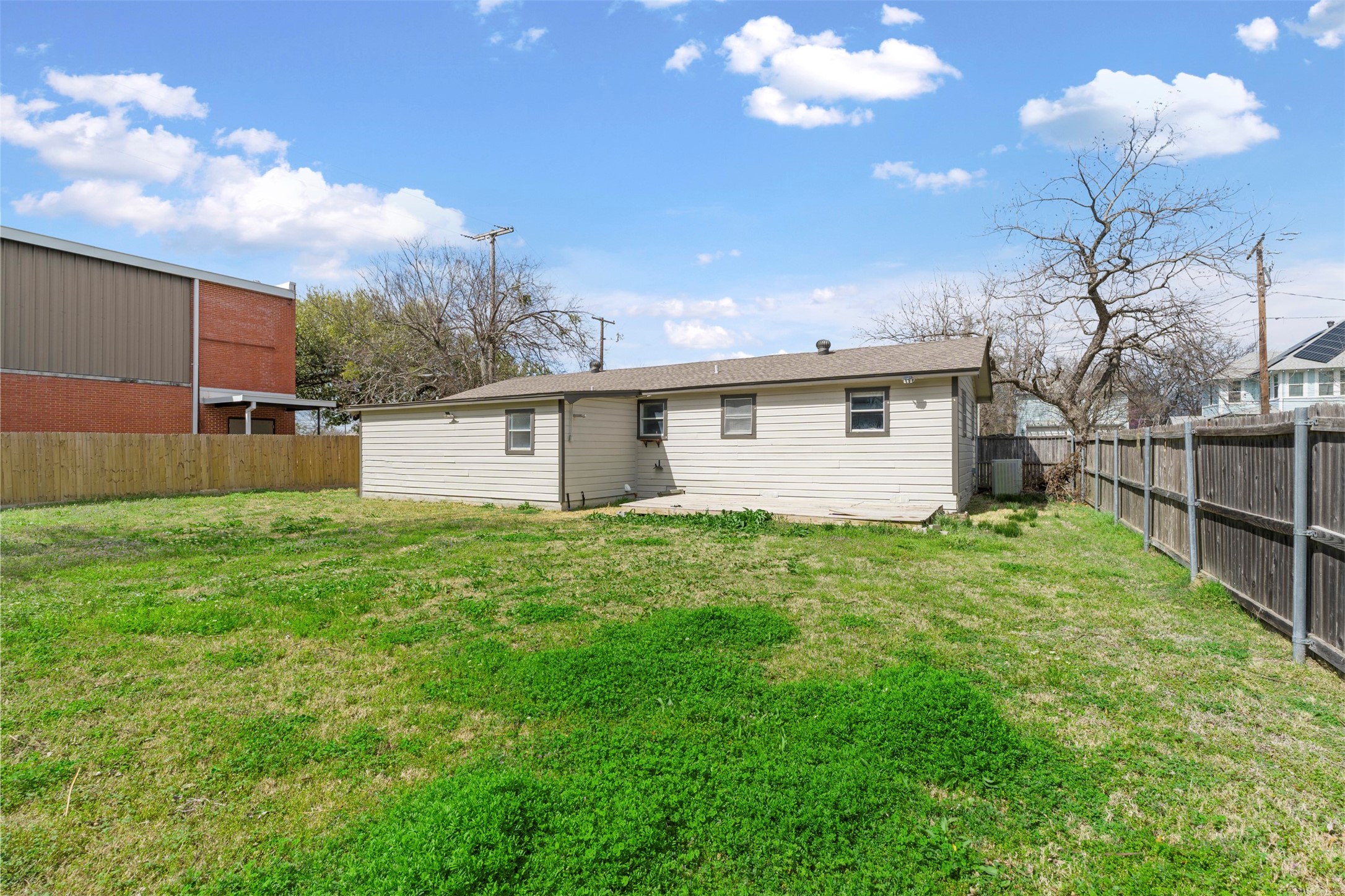 105 W College Street Blooming Grove TX 76626