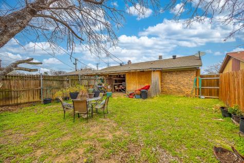 616 W Cedar Arlington TX 76011