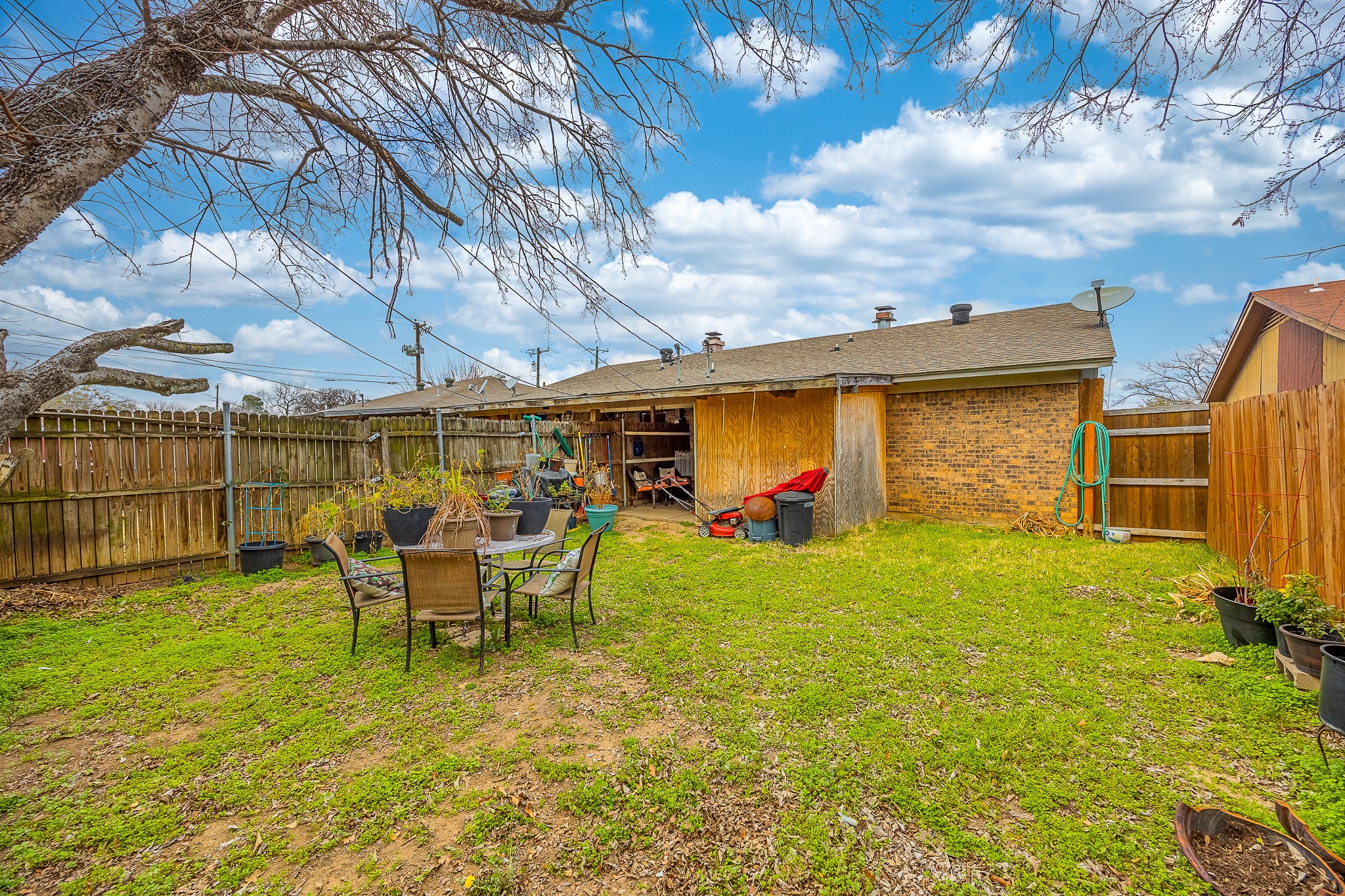 616 W Cedar Arlington TX 76011