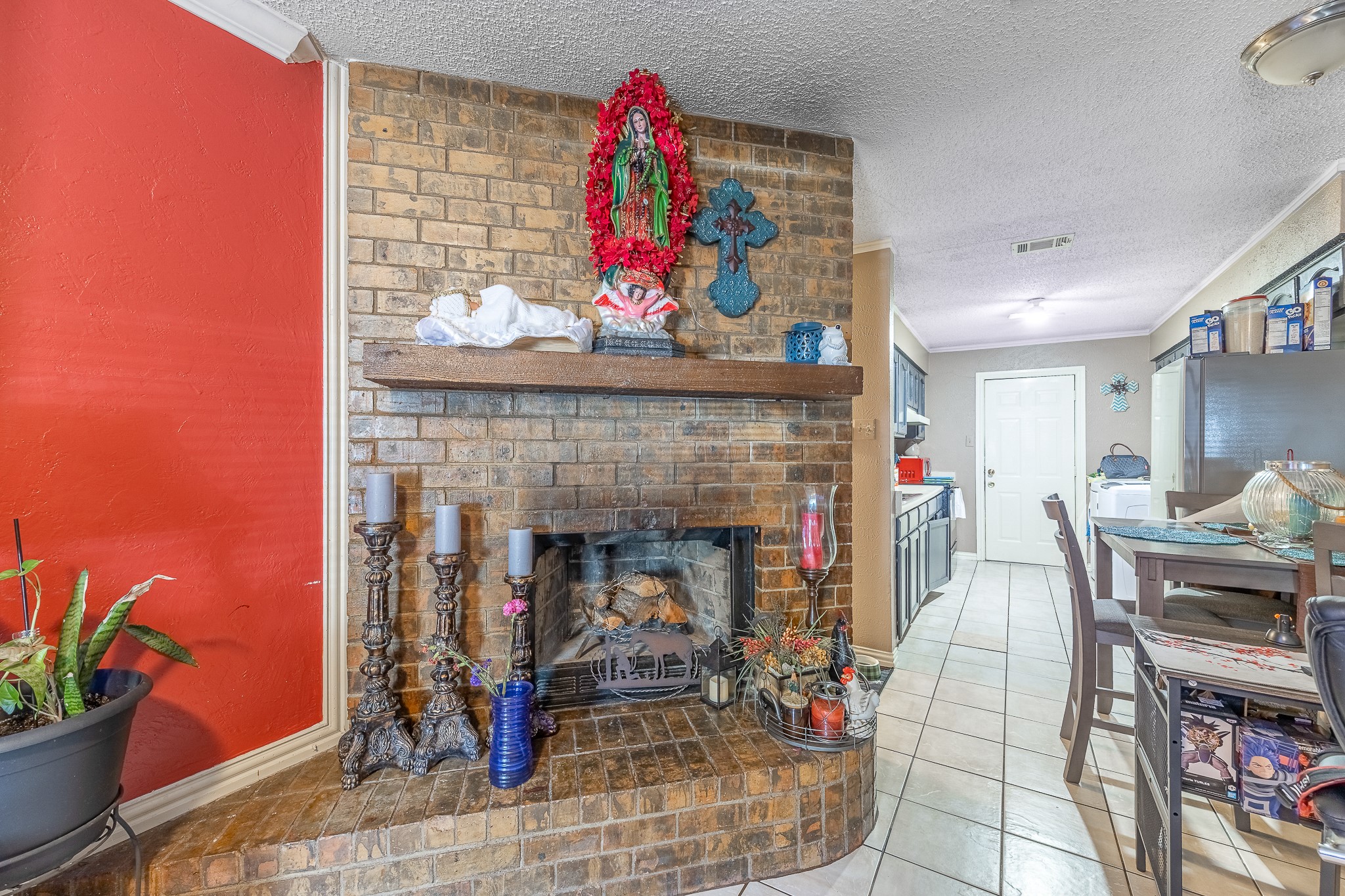 616 W Cedar Arlington TX 76011