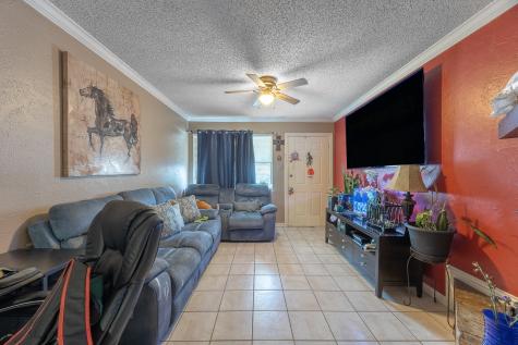616 W Cedar Arlington TX 76011