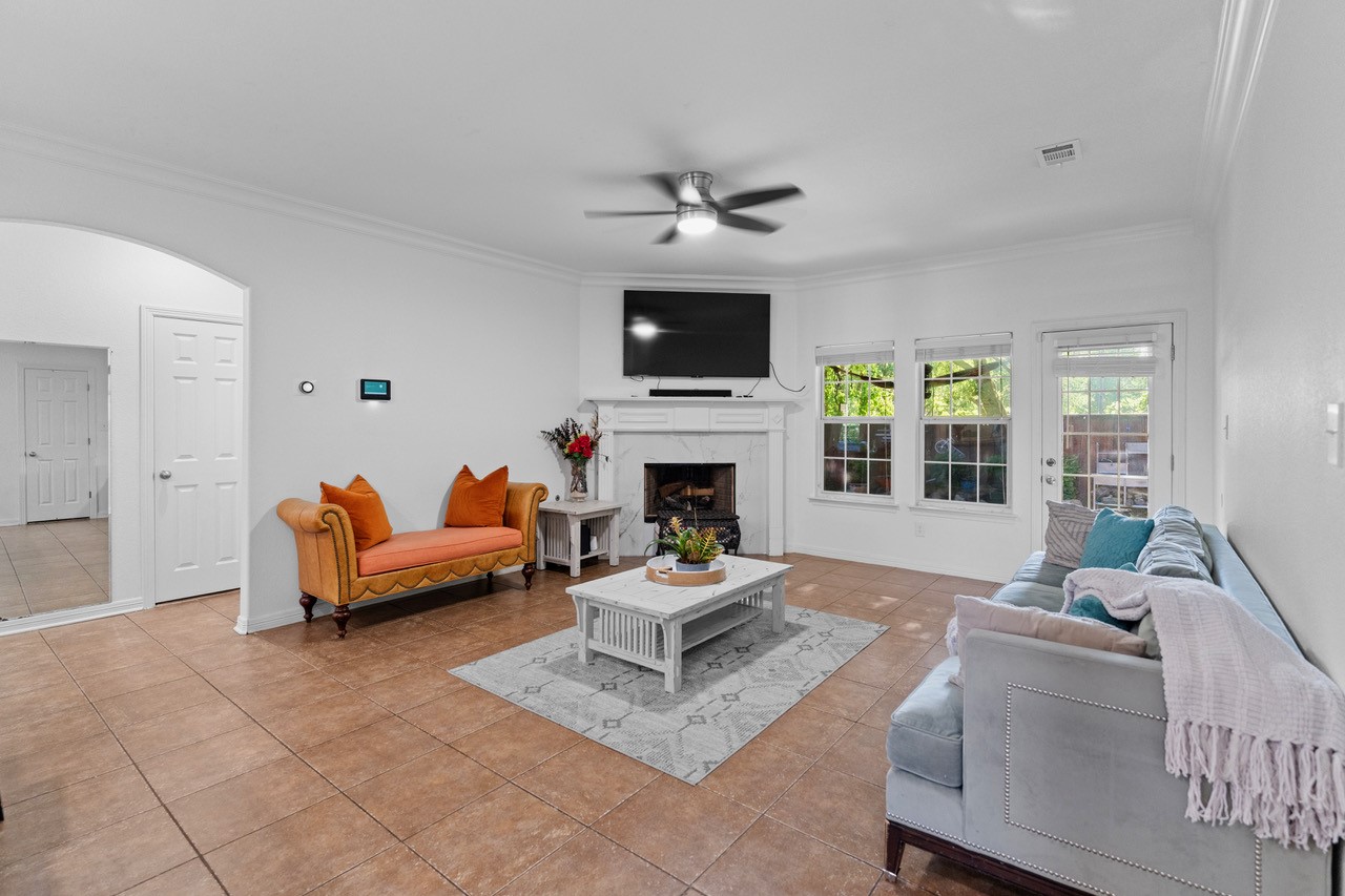 1025 Pearson Street Irving TX 75061