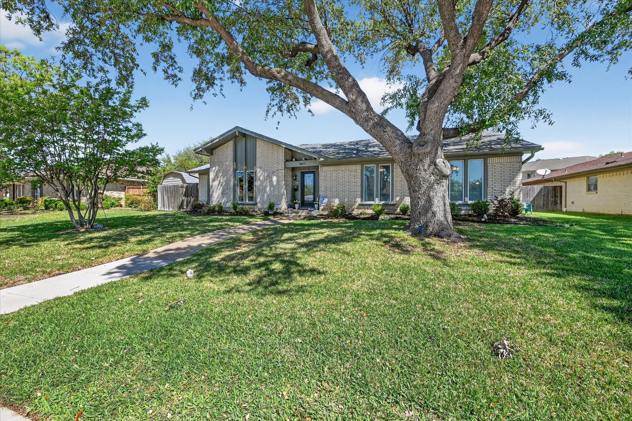 1603 Valleycrest Lane Carrollton TX 75006