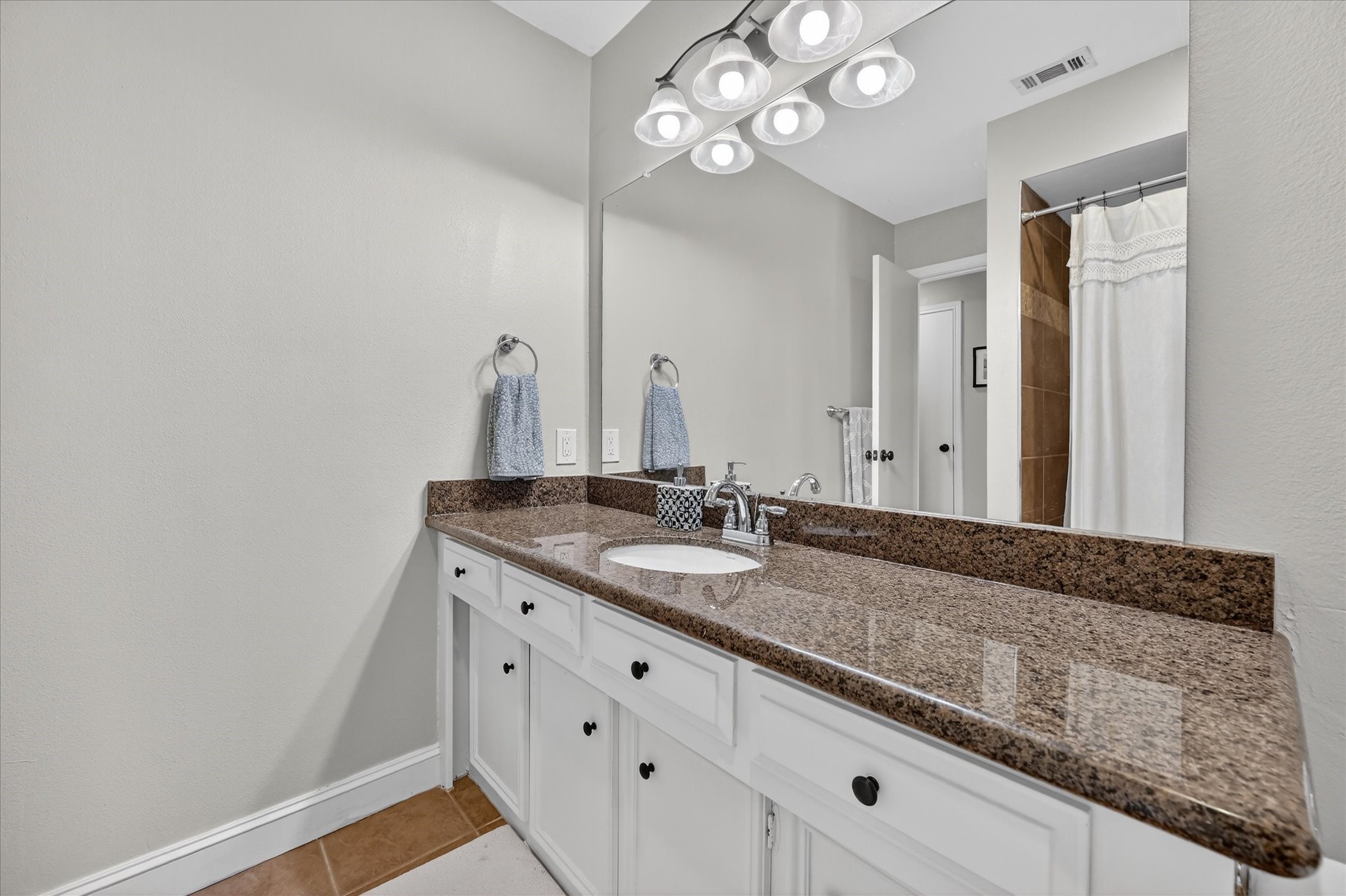 1603 Valleycrest Lane Carrollton TX 75006