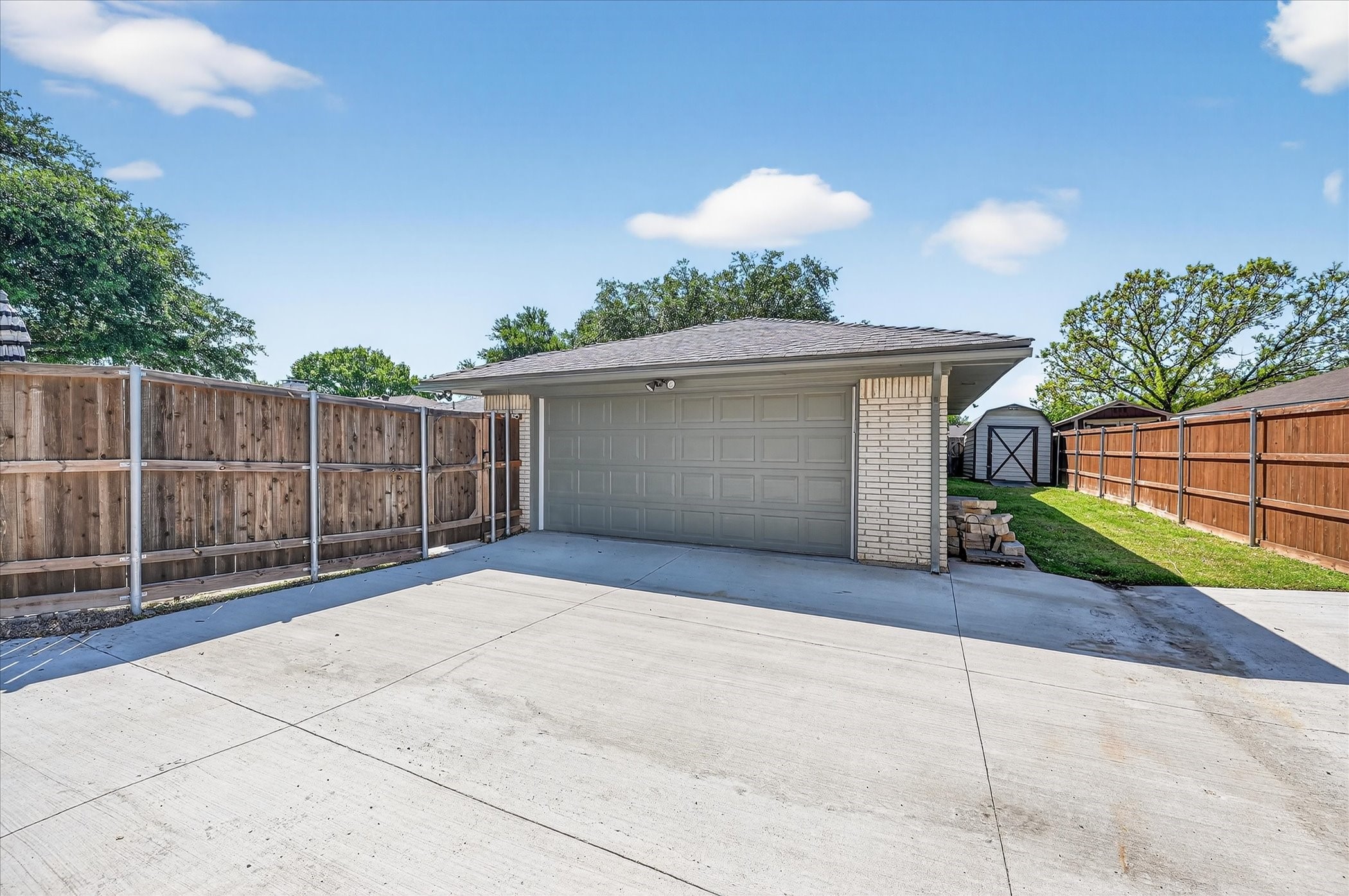 1603 Valleycrest Lane Carrollton TX 75006