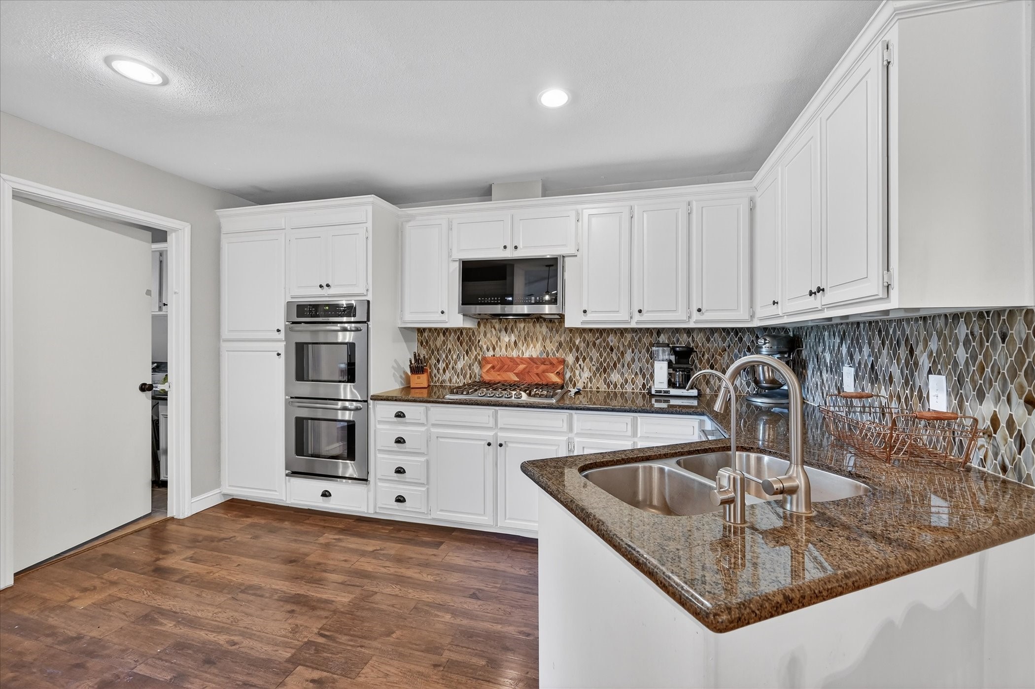 1603 Valleycrest Lane Carrollton TX 75006