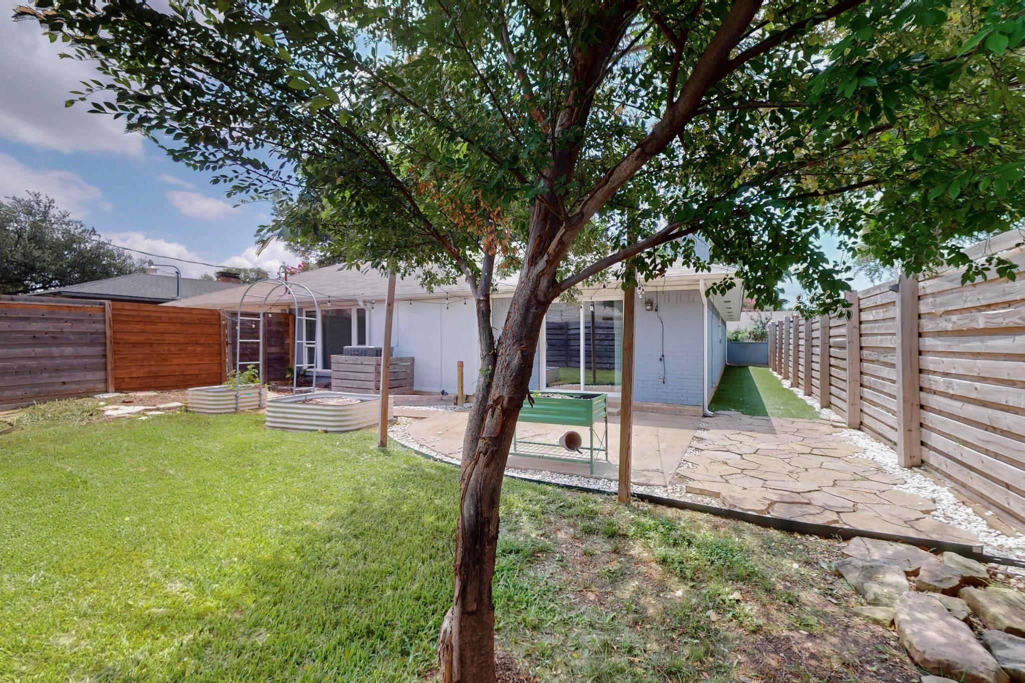 4857 Fallon Place Dallas TX 75227