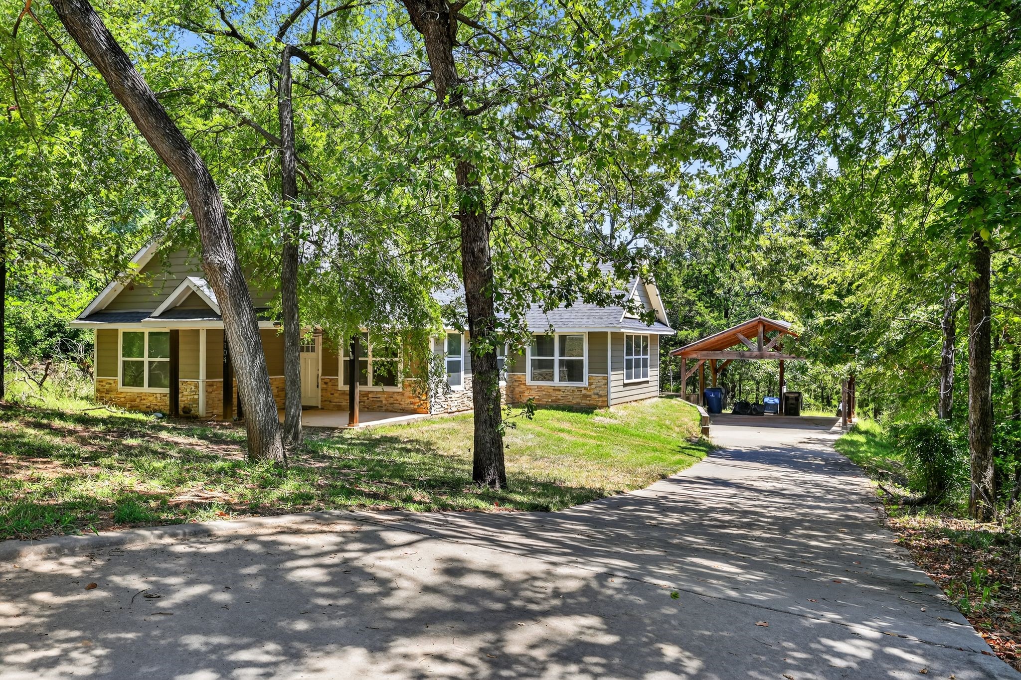 1104 S French Avenue Denison TX 75020