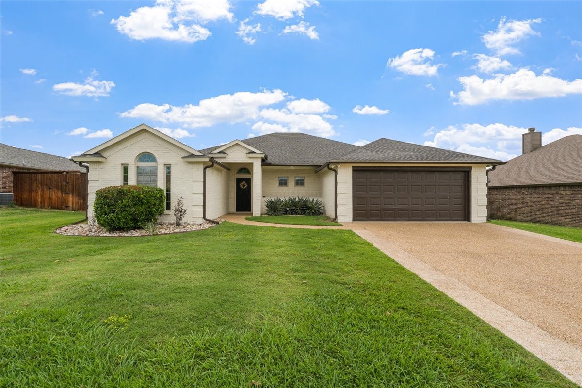 909 Winged Foot Corsicana TX 75110