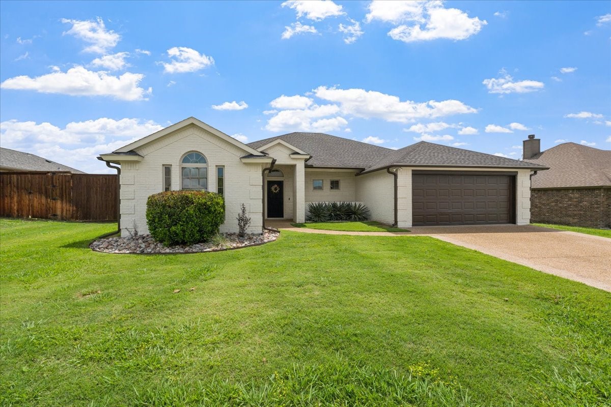909 Winged Foot Corsicana TX 75110