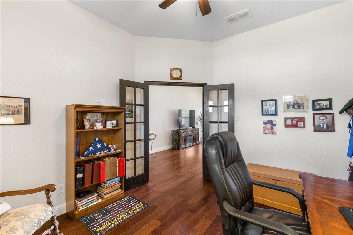 909 Winged Foot Corsicana TX 75110