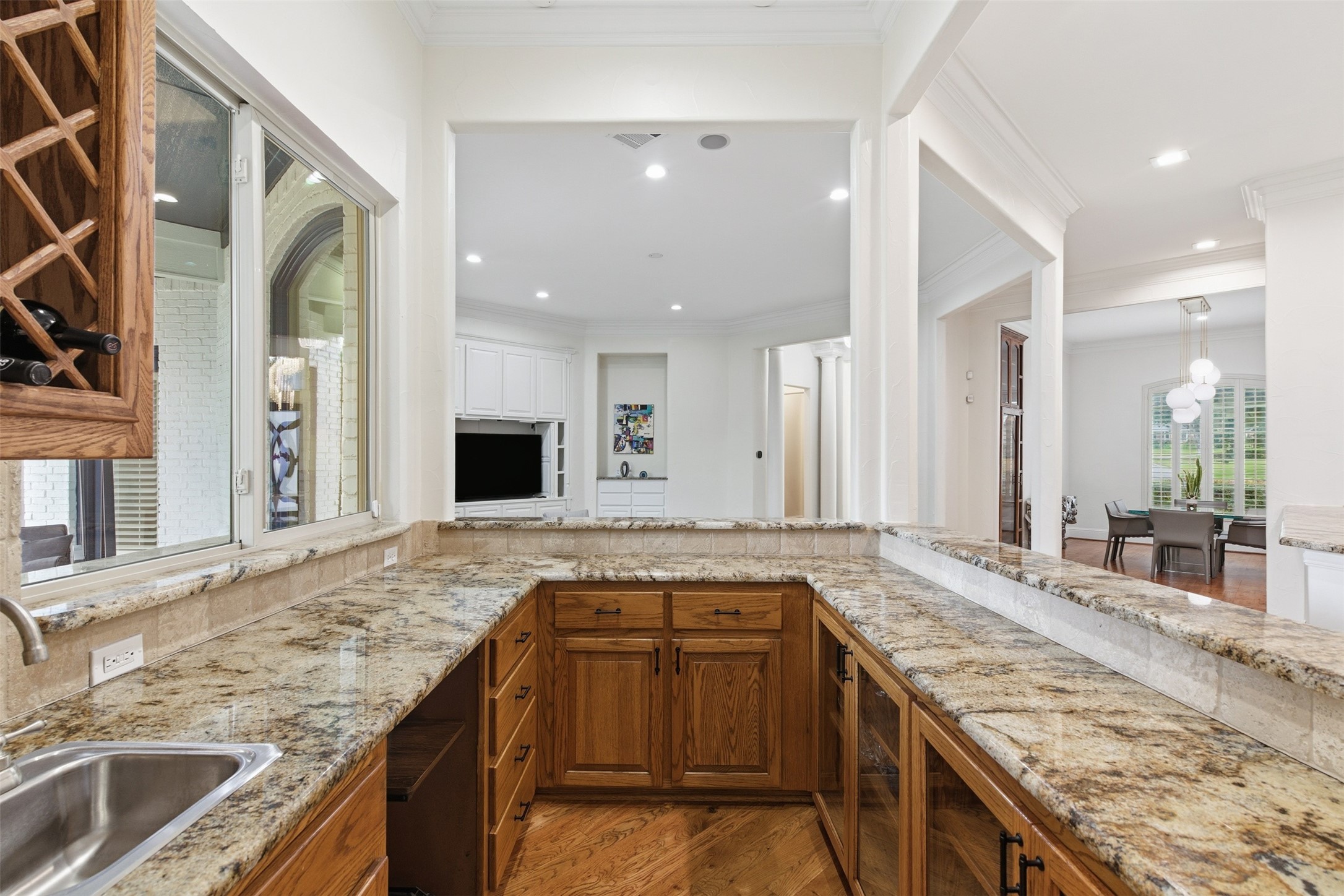 1404 Sylvan Avenue Dallas TX 75208